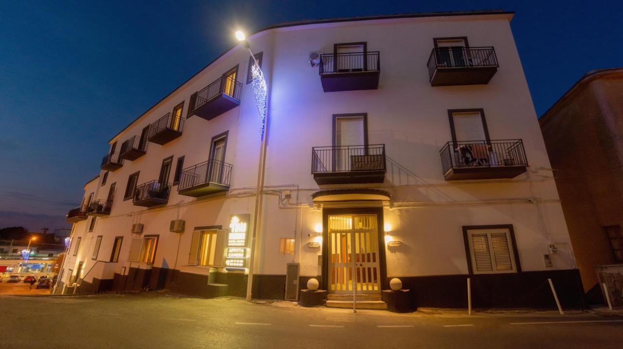 Naro Suites And Rooms Баколи Екстериор снимка