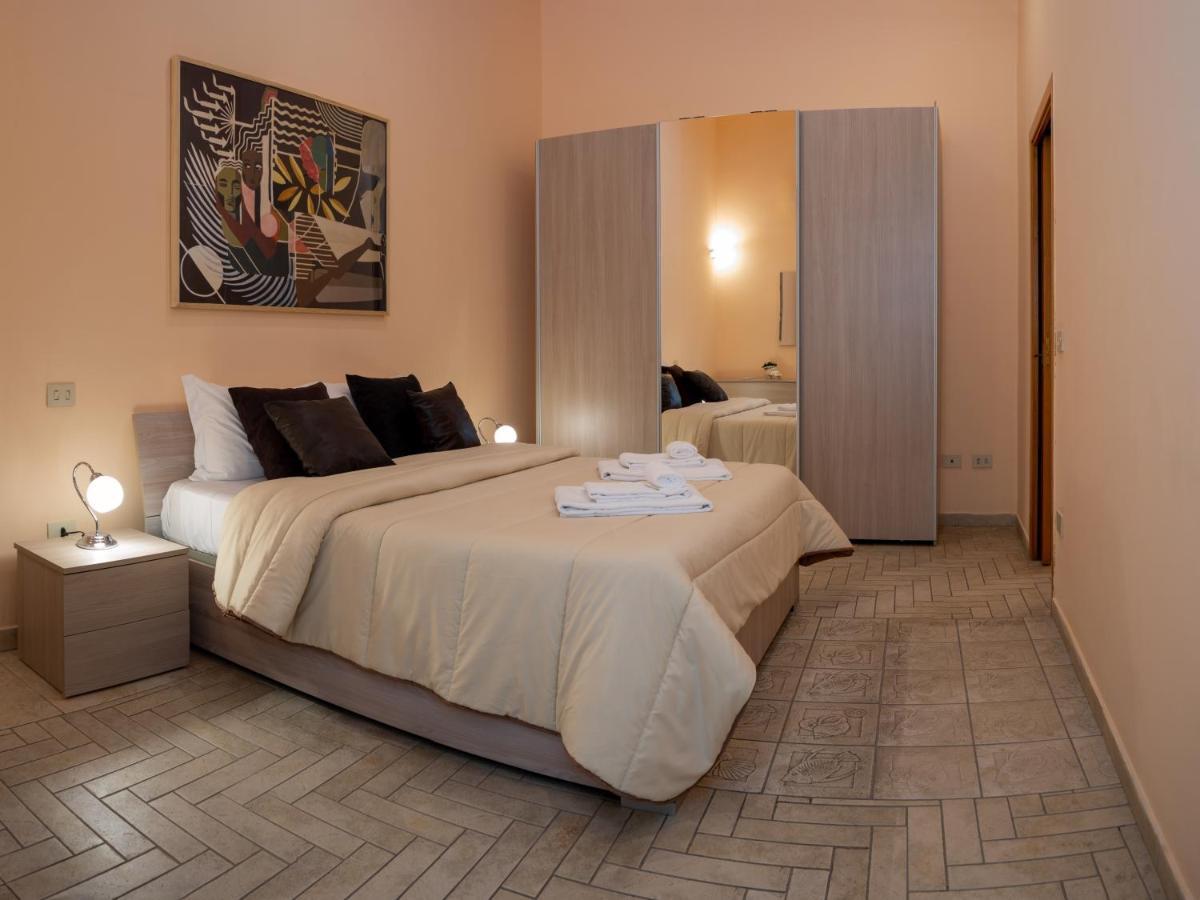 Naro Suites And Rooms Баколи Екстериор снимка