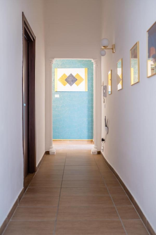 Naro Suites And Rooms Баколи Екстериор снимка