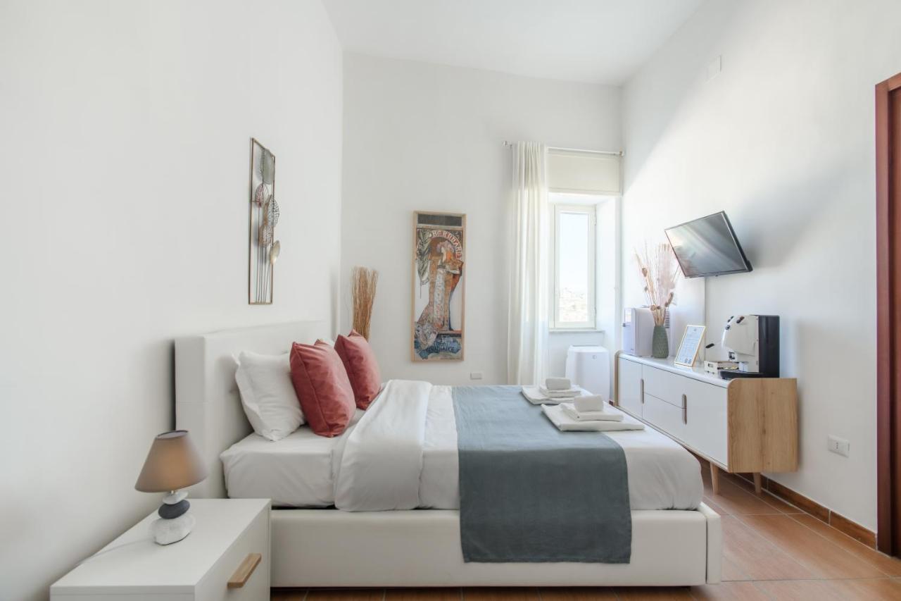 Naro Suites And Rooms Баколи Екстериор снимка