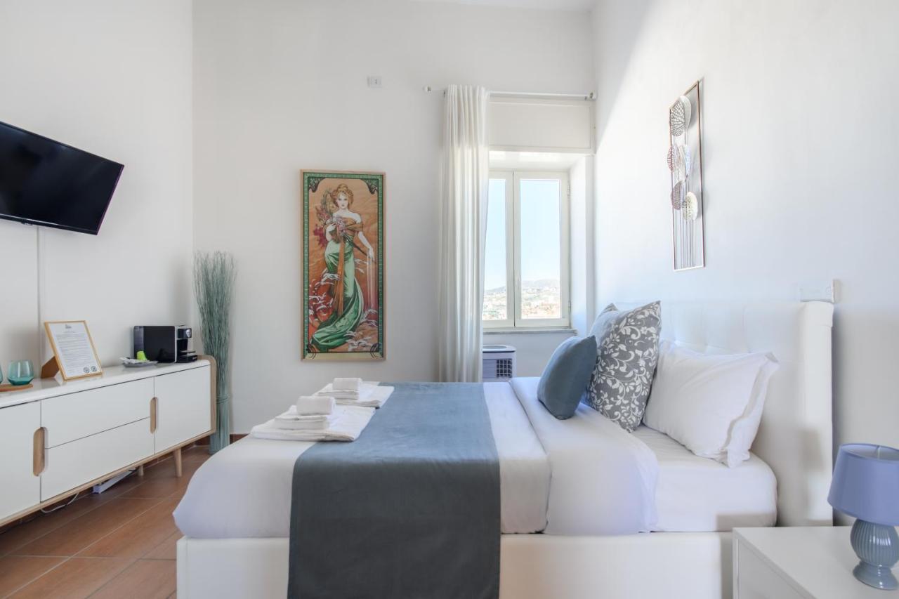 Naro Suites And Rooms Баколи Екстериор снимка