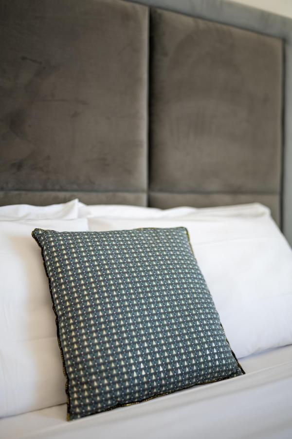 Naro Suites And Rooms Баколи Екстериор снимка