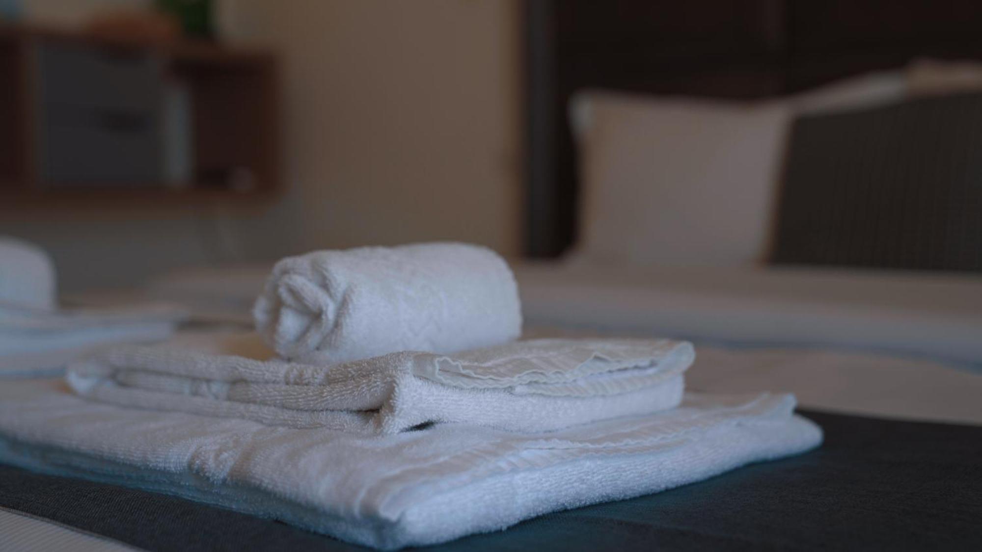 Naro Suites And Rooms Баколи Екстериор снимка