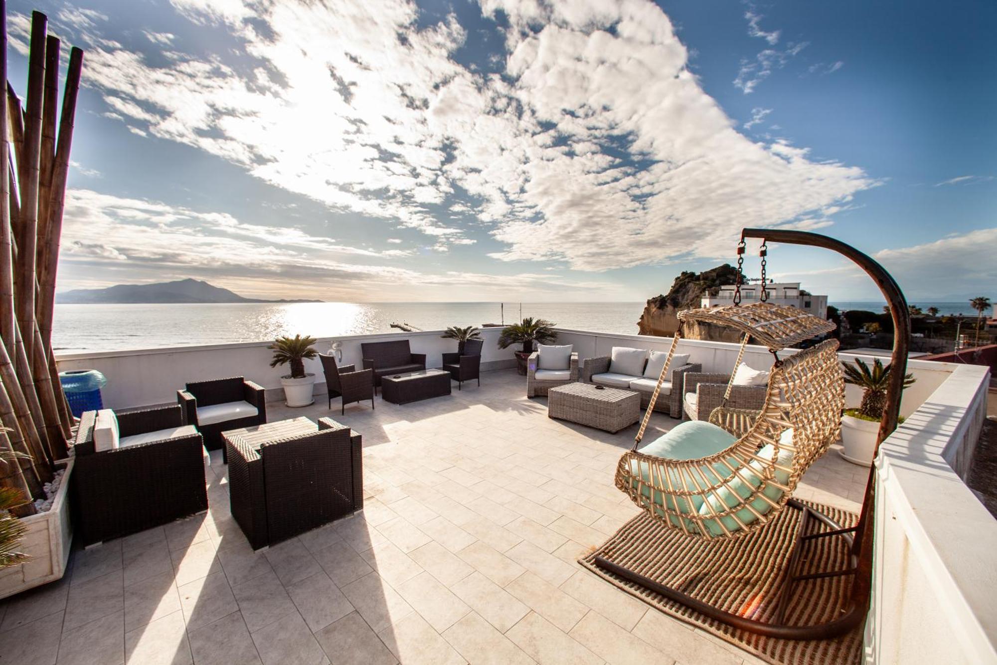 Naro Suites And Rooms Баколи Екстериор снимка